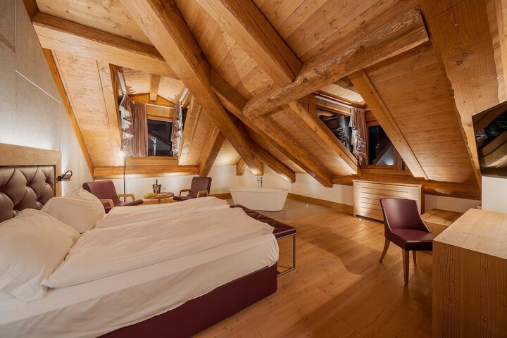 Room 8 of 41