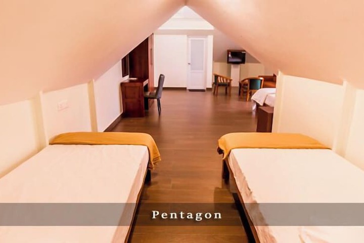 Room 11 of 31