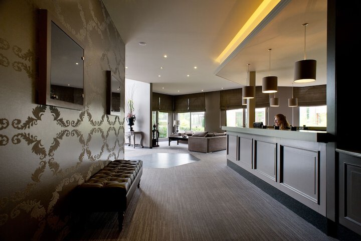Entrance & Lobby