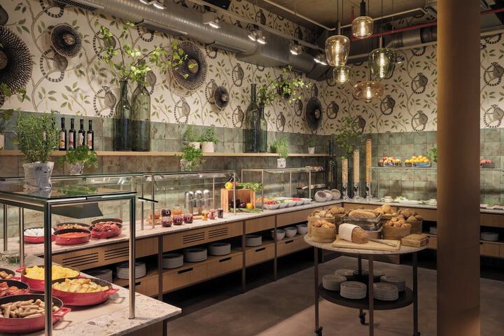 Breakfast buffet