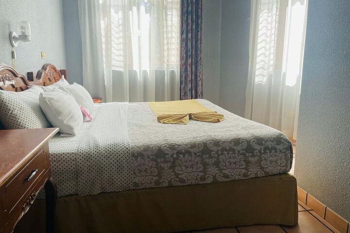 Room 5 of 32