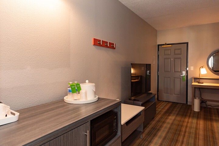 Room 8 of 50