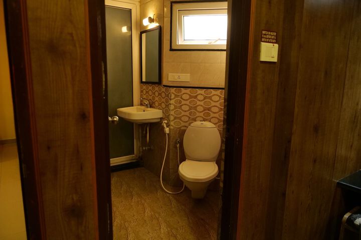 Room 14 of 19