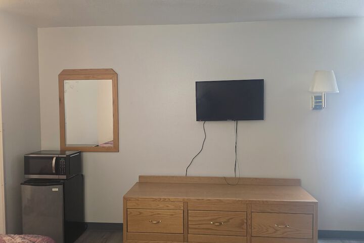 Room 17 of 33