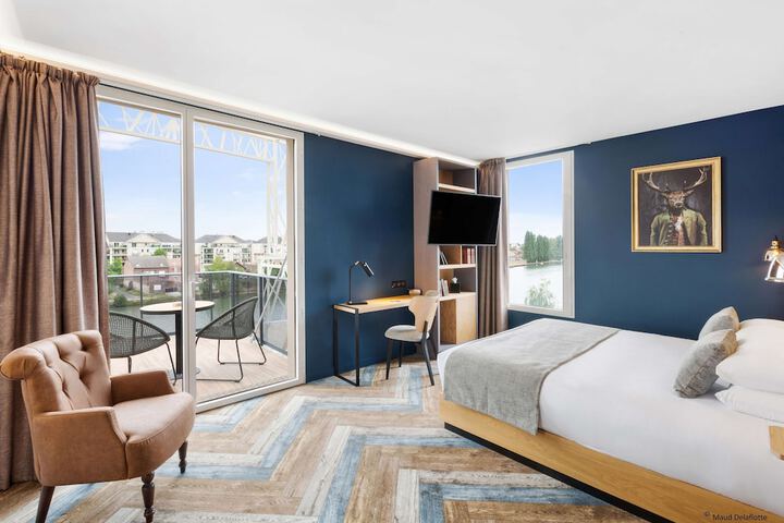 Room 15 of 37