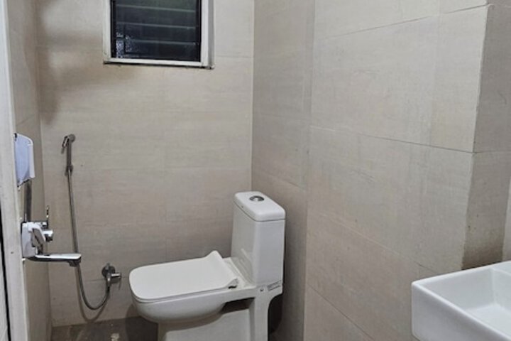 Room 12 of 20