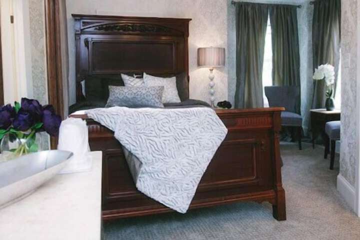 Room 9 of 46