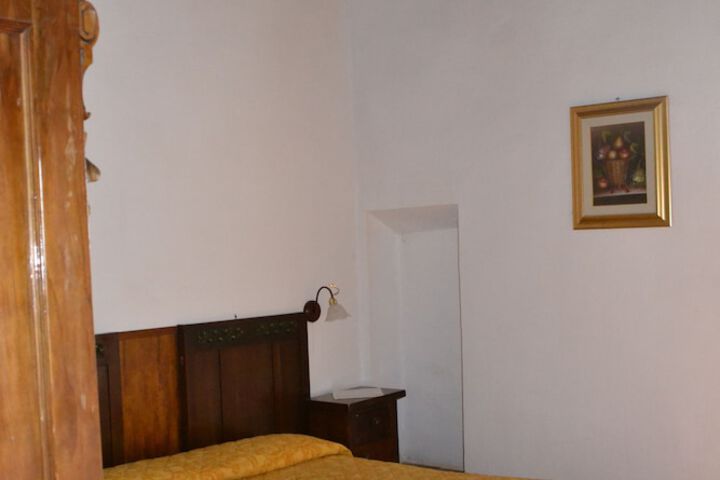 Room 11 of 41