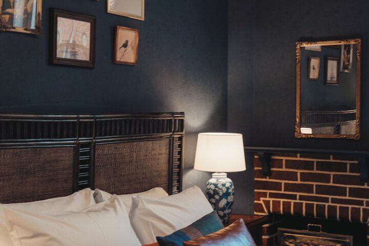 Room 11 of 30
