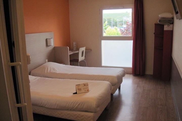 Room 13 of 44