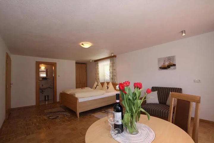 Room 4 of 14