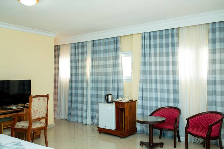 Room 8 of 50