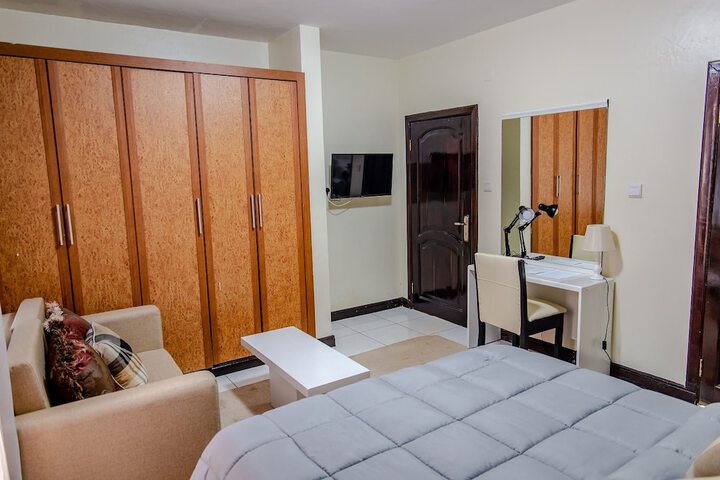 Room 30 of 98