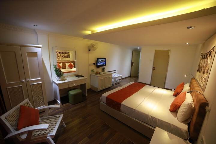 Room 8 of 48