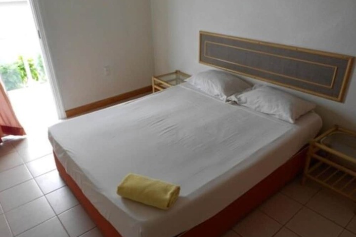 Room 8 of 37