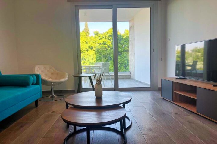 Phaedrus Living Coral Suites Allure