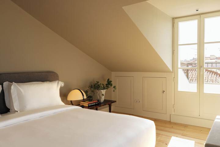 Room 26 of 93