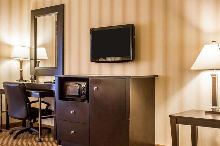 Room 11 of 48