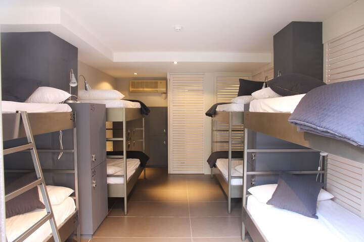 Room 8 of 42