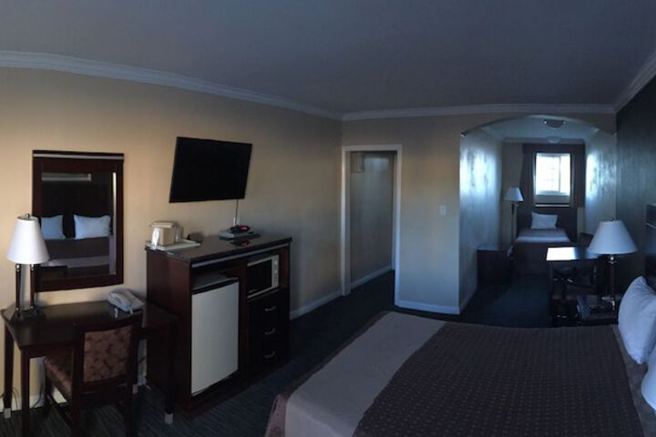 Room 5 of 51