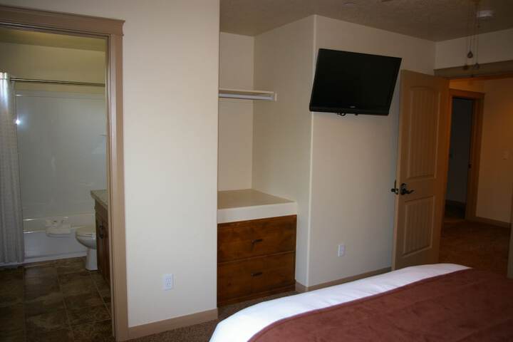 Room 2 of 26