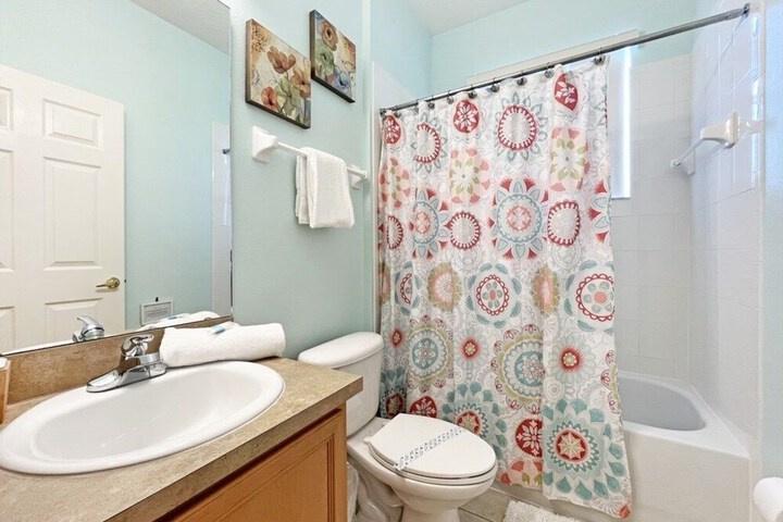 Room 15 of 32