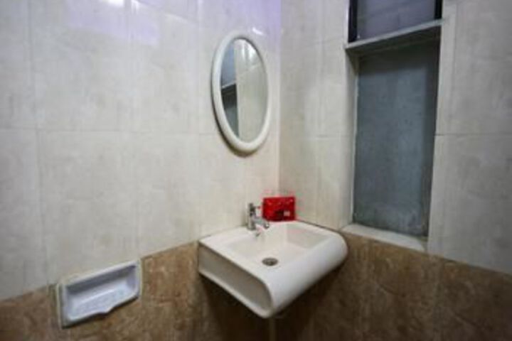 Room 8 of 21