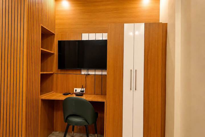 Room 32 of 74
