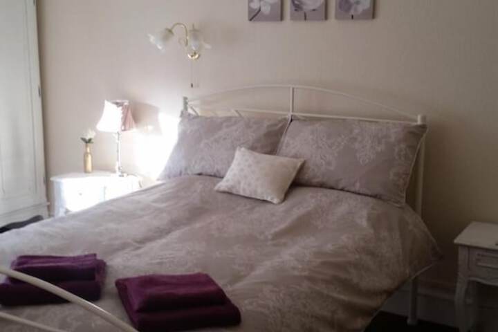 Room 13 of 33