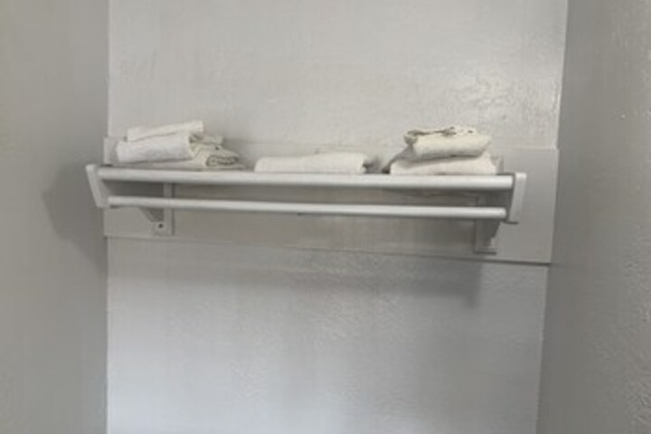 Room 10 of 15