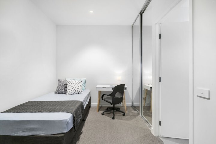 Room 2 of 9