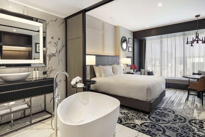 Room 33 of 92