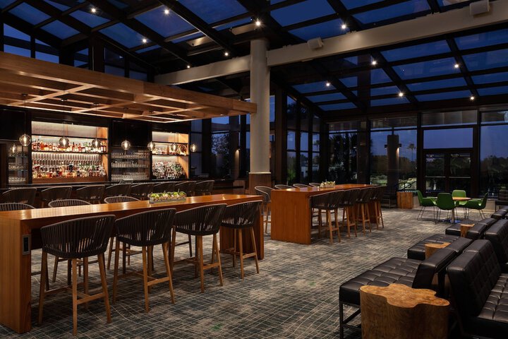 Lobby lounge