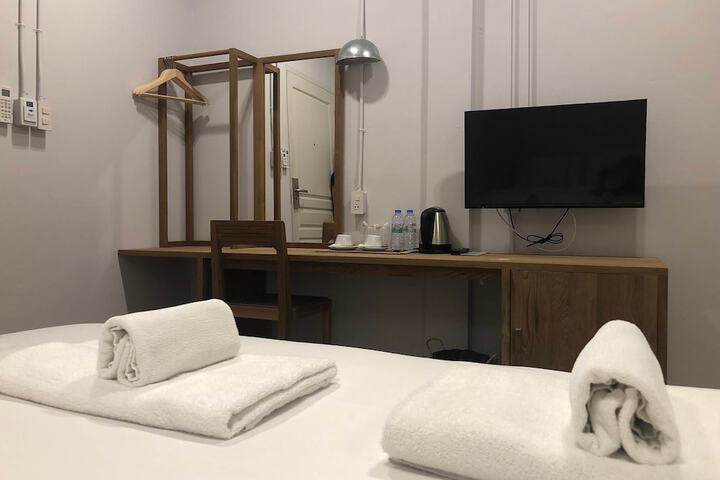 Room 21 of 49