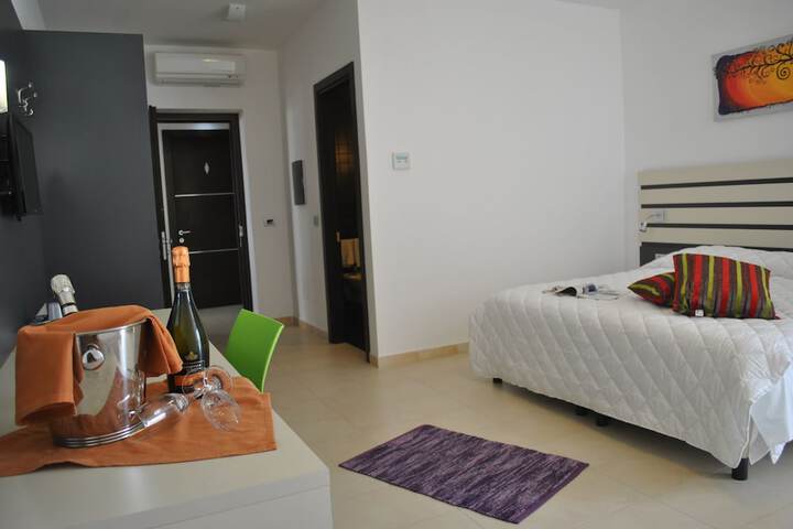 Room 9 of 37