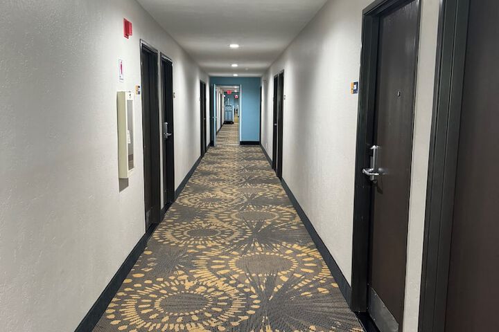 Ballroom/Hall 69 of 77