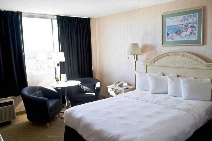Standard Room, King or Two Doubles (2 of 2)
