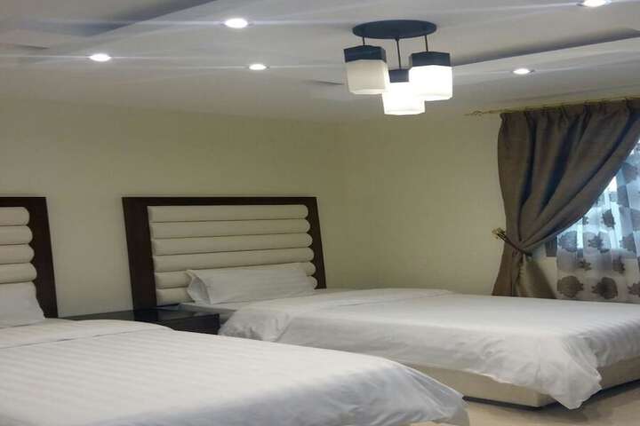 Room 5 of 18
