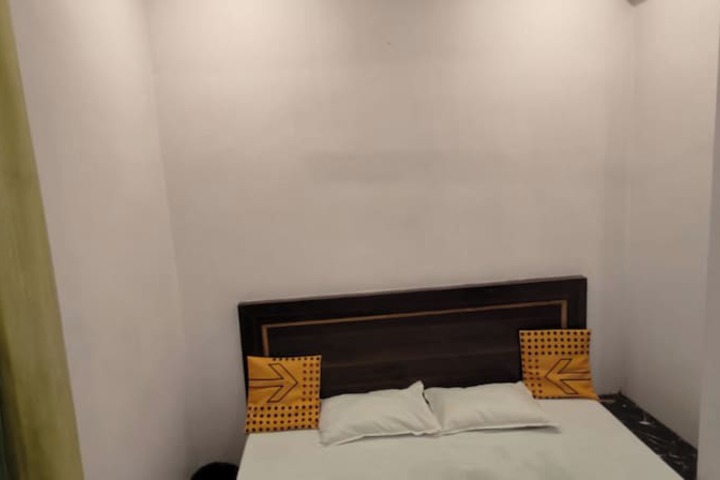 Room 7 of 30