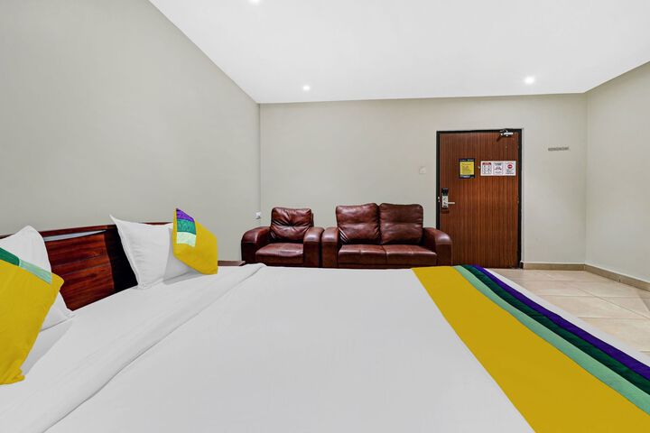 Room 14 of 32