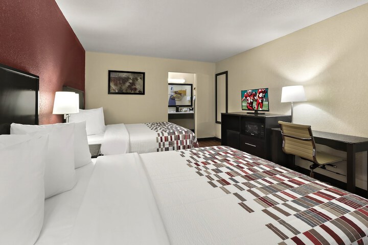 Deluxe 2 Queen Beds Second Floor (2 of 16)