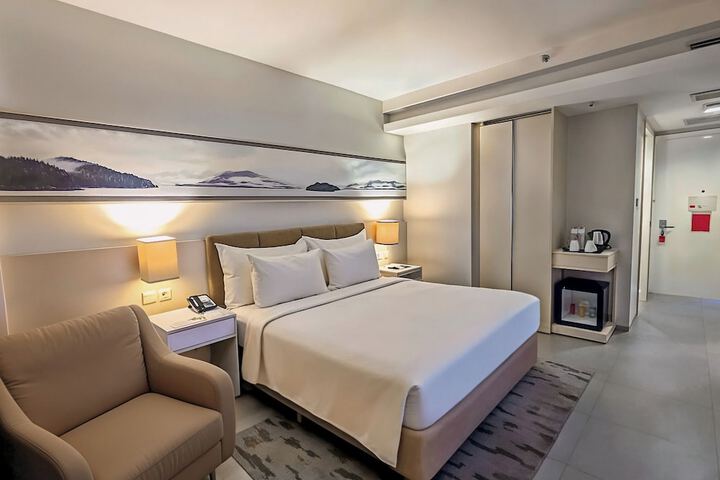 Room 8 of 53