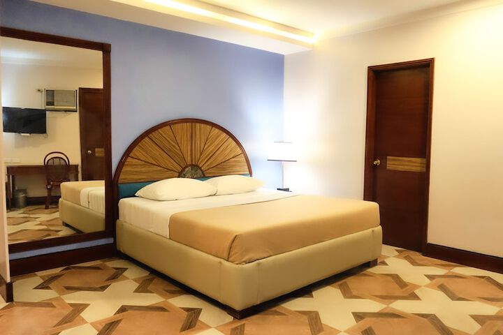 Room 6 of 38