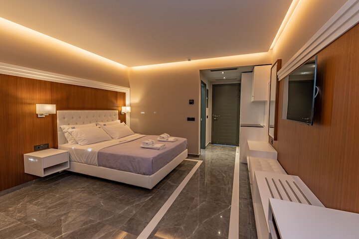 Room 4 of 40