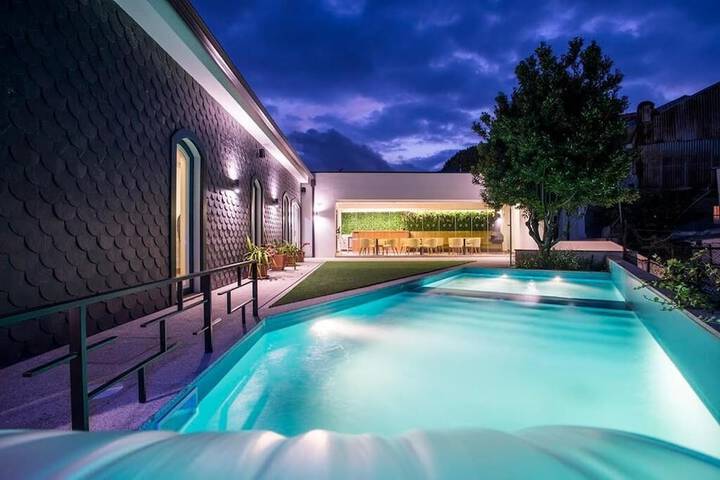 Pool 21 of 31
