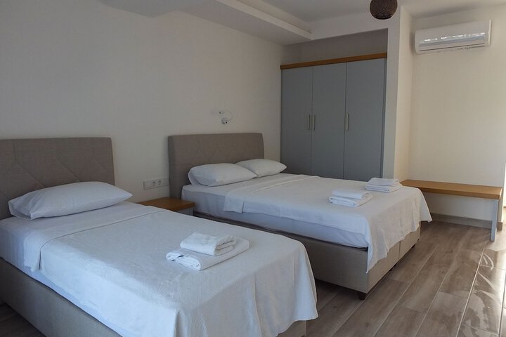 Room 12 of 74