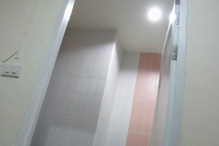 Room 18 of 40