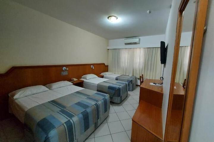 Room 8 of 33