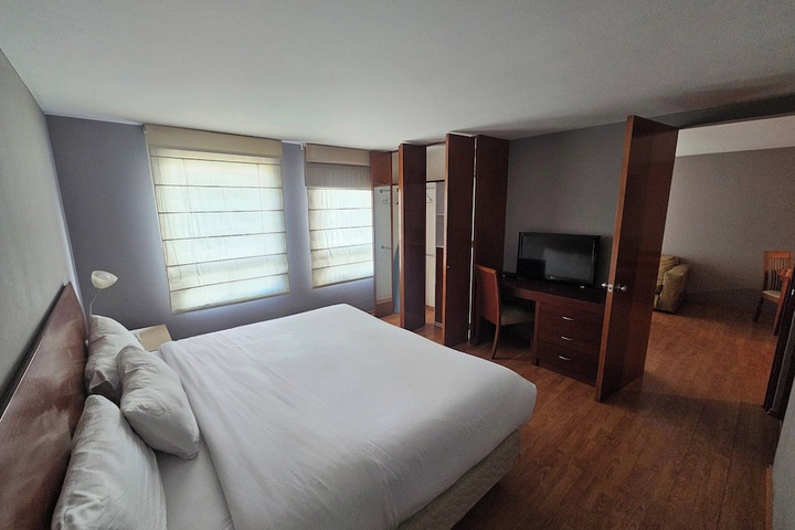Room 9 of 21