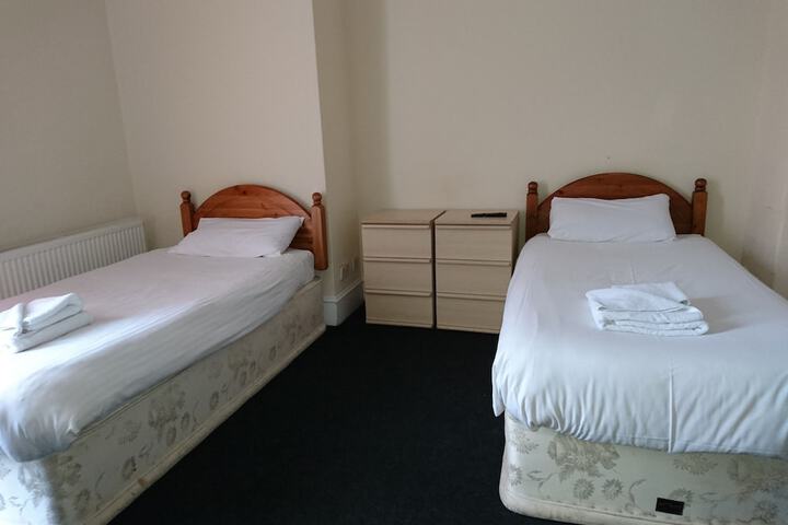 Room 7 of 25